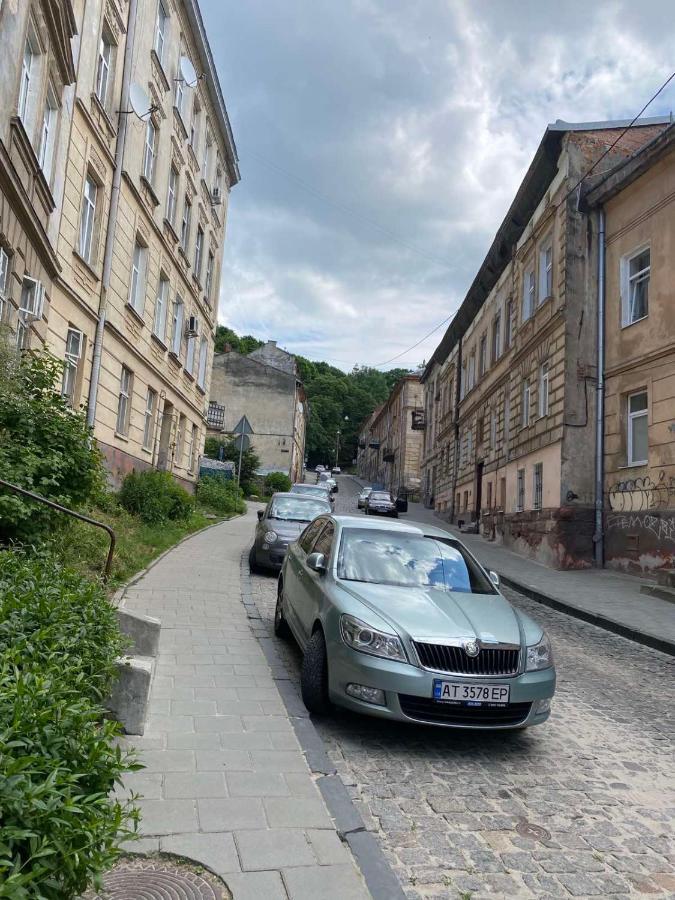 Izuminka V Centre Goroda Lvov Exteriér fotografie